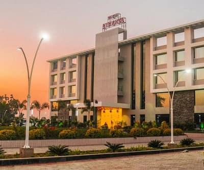 https://imgcld.yatra.com/ytimages/image/upload/t_hotel_yatra_city_desktop/v1468325225/Domestic Hotels/Hotels_Ujjain/Hotel Atharva/Overview.jpg